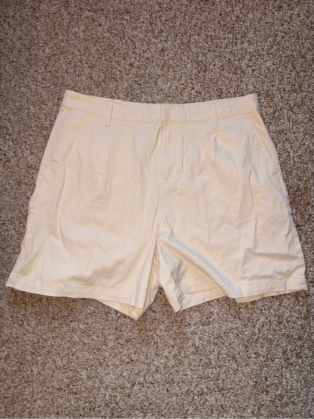 Banana Republic Cream High-Rise Pleated Cargo Shorts